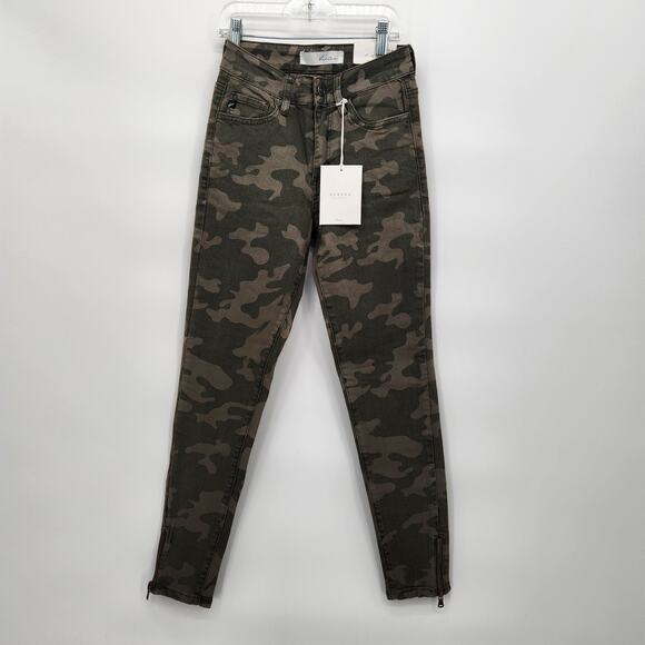 NWT KanCan Camo Denim Estilo Skinny Zippered Leg Women's Jeans 24 - Picture 1 of 9